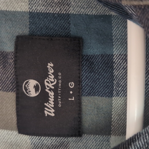 Bottom down plaid shirt - Picture 2 of 4